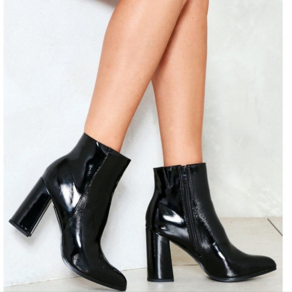 THERAPY | PRINCESS POLLY Alloy Mirror Patent Leather Heel Booties ~ New